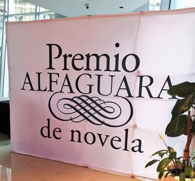 Mexicanos que han ganado el premio Alfaguara