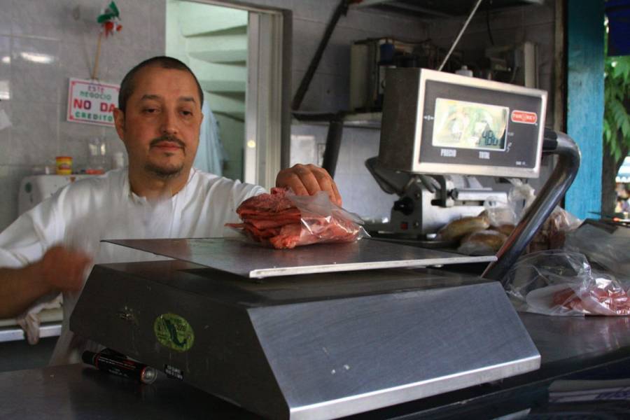 Actividad econ&oacute;mica baj&oacute; 0.8% en noviembre: INEGI