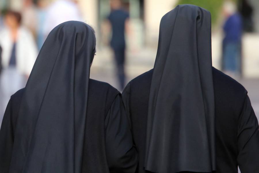 Aborda revista vaticana abusos sexuales y laborales contra las monjas