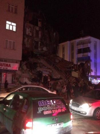 Fuerte sismo sacude Turqu&iacute;a. Reportan seis muertos