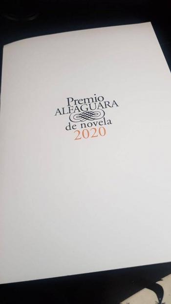 ¿Qu&eacute; son los premios Alfaguara?