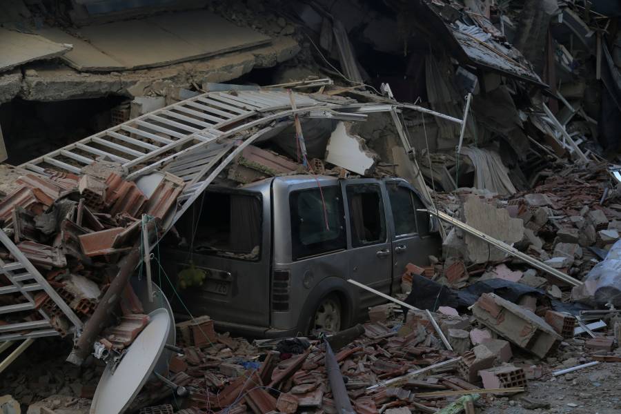 Asciende a 22 los muertos por sismo en Turqu&iacute;a