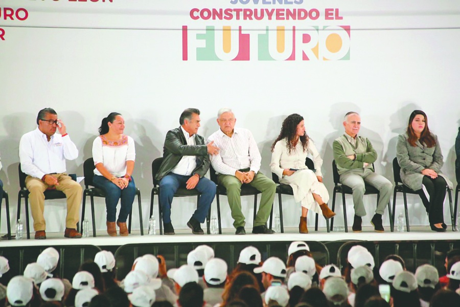 Regresan los abucheos contra gobernadores; ahora le tocó al Bronco 