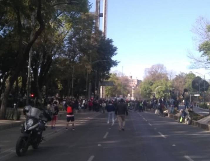 Marcha por la Paz se reúne en la Estela de Luz