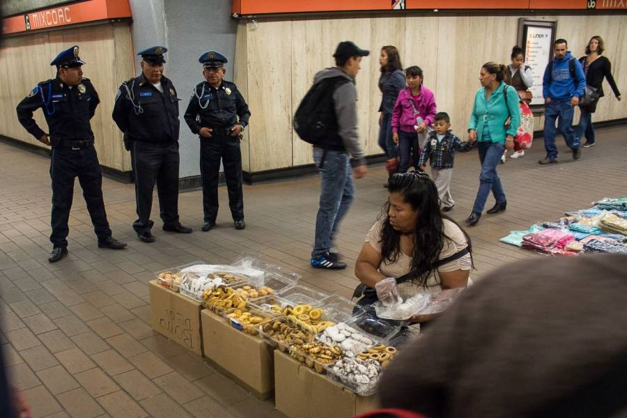Denuncian que Unión Tepito cobra derecho de piso en el Metro