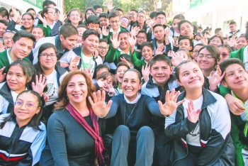 Promueven lectura y uniforme neutro en escuelas