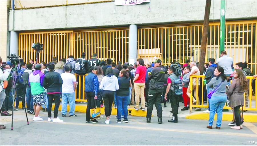 Entregan un plantel de cinco que están en paro en la UNAM 