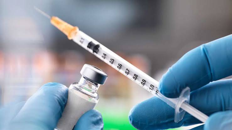 La vacuna contra el coronavirus comenzaría a probarse en 40 días