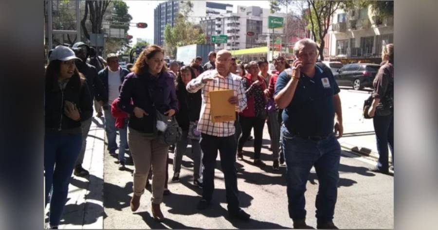 Familiares de niños con cáncer demandan en Segob medicamentos