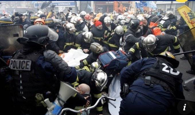 Bomberos y policías se enfrentan durante manifestación en París