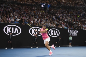 Nadal somete a Kyrgios por quinta ocasi&oacute;n y pasa a cuartos