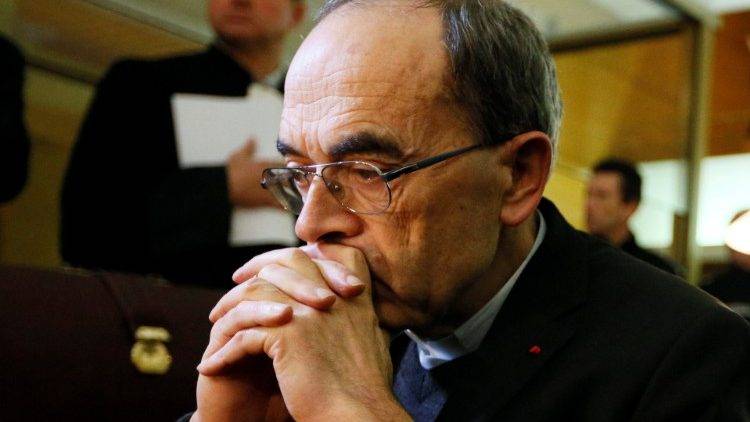 Absolverán al cardenal francés que ocultó pederastía