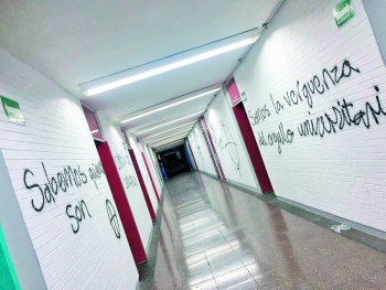 Encapuchados imponen paro en la FCPyS y 3 prepas m&aacute;s 