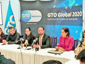 Regresan a 50 becarios guanajuatenses de China 