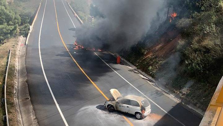 Incendian vehículos luego de la detención de “El Vocho