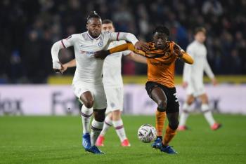 Chelsea enfrenta al Leicester para seguir en puestos de Champions