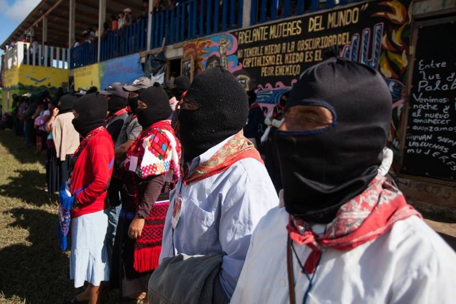 Senadores de la 4T buscan negociar con el EZLN