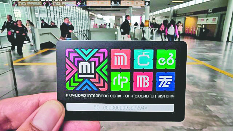 Usuarios viajan gratis en metro por la sustitución de la tarjeta 