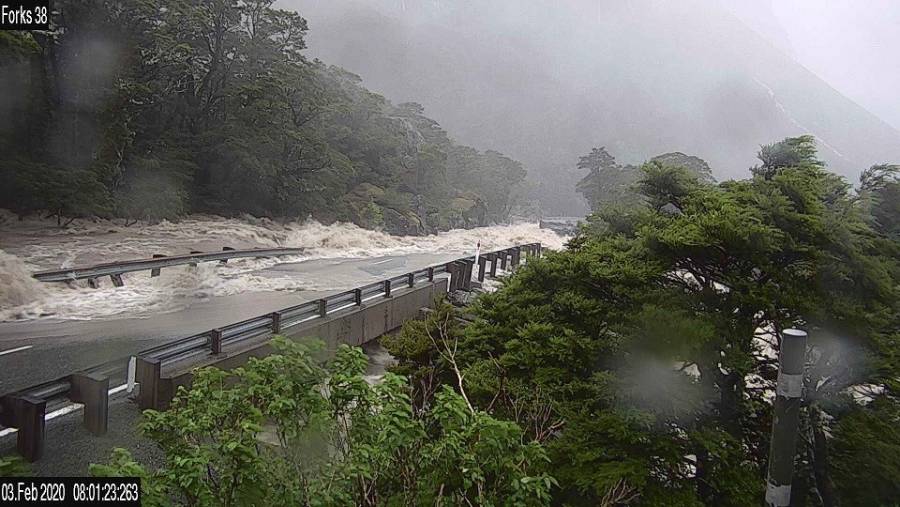 Inundación en Nueva Zelanda deja atrapadas a más de 300 personas