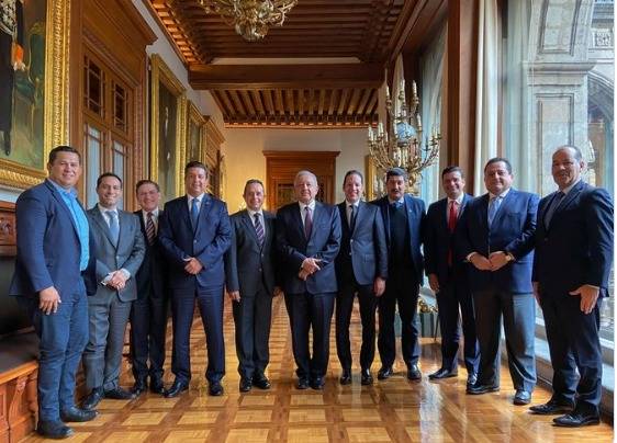 Presidente se reúne con gobernadores panistas