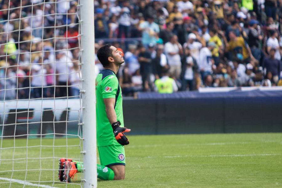 Siboldi mantendrá a Corona como titular en Cruz Azul
