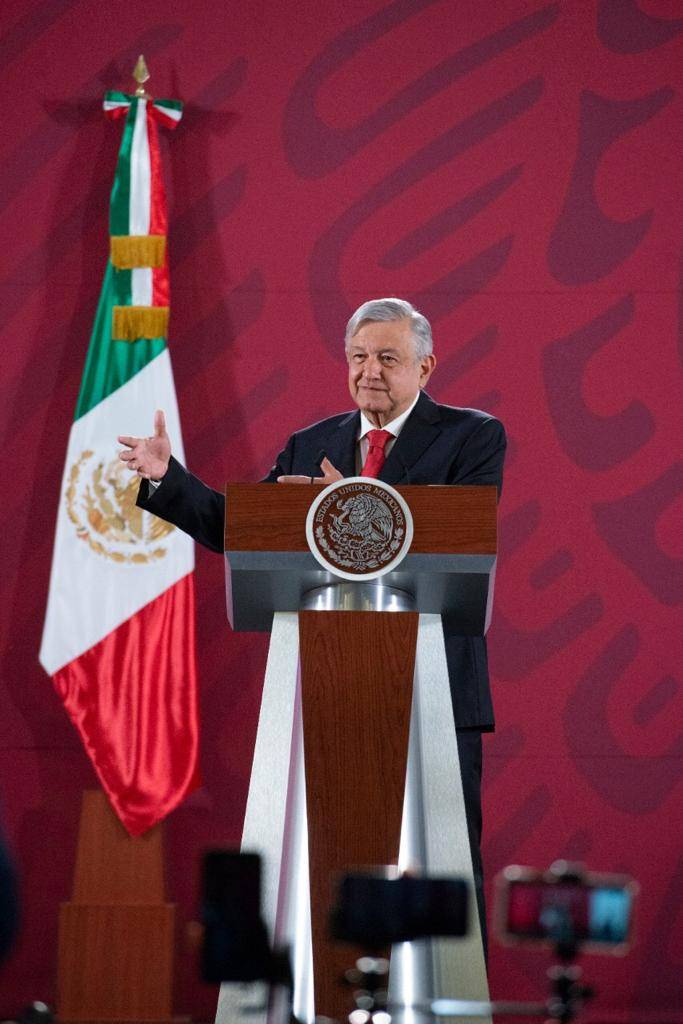 Acusa AMLO “mano negra” en conflicto de la UNAM