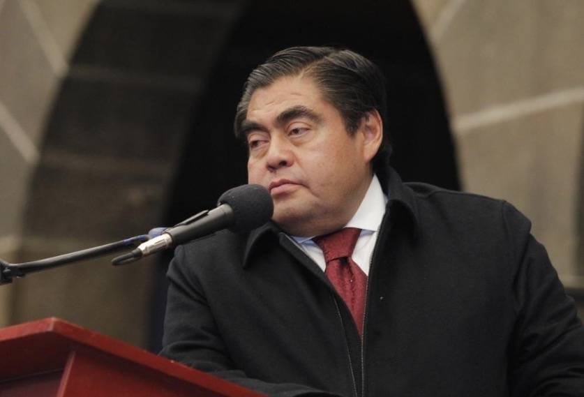 Propone Barbosa eliminar fuero de funcionarios en Puebla