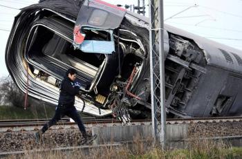 Descarrila un tren de alta velocidad cerca de Mil&aacute;n
