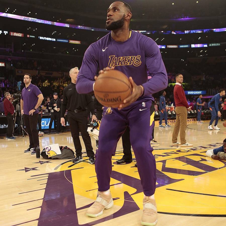 LeBron James hace que recordemos a Kobe Bryant con una jugada