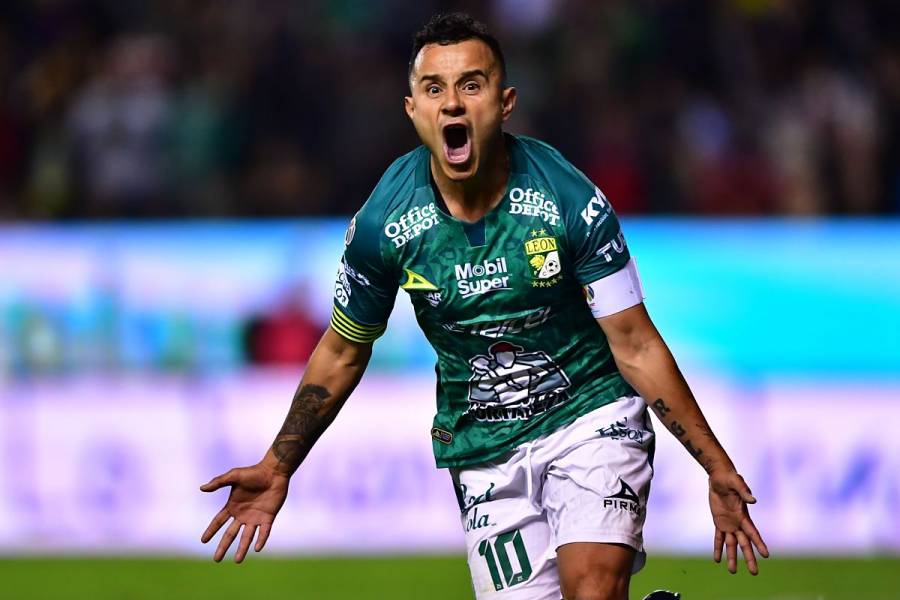 León hunde al campeón y afianza liderato en Liga MX