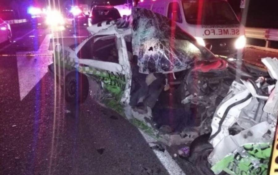Muere pasajero de un taxi tras accidente en la México-Pachuca