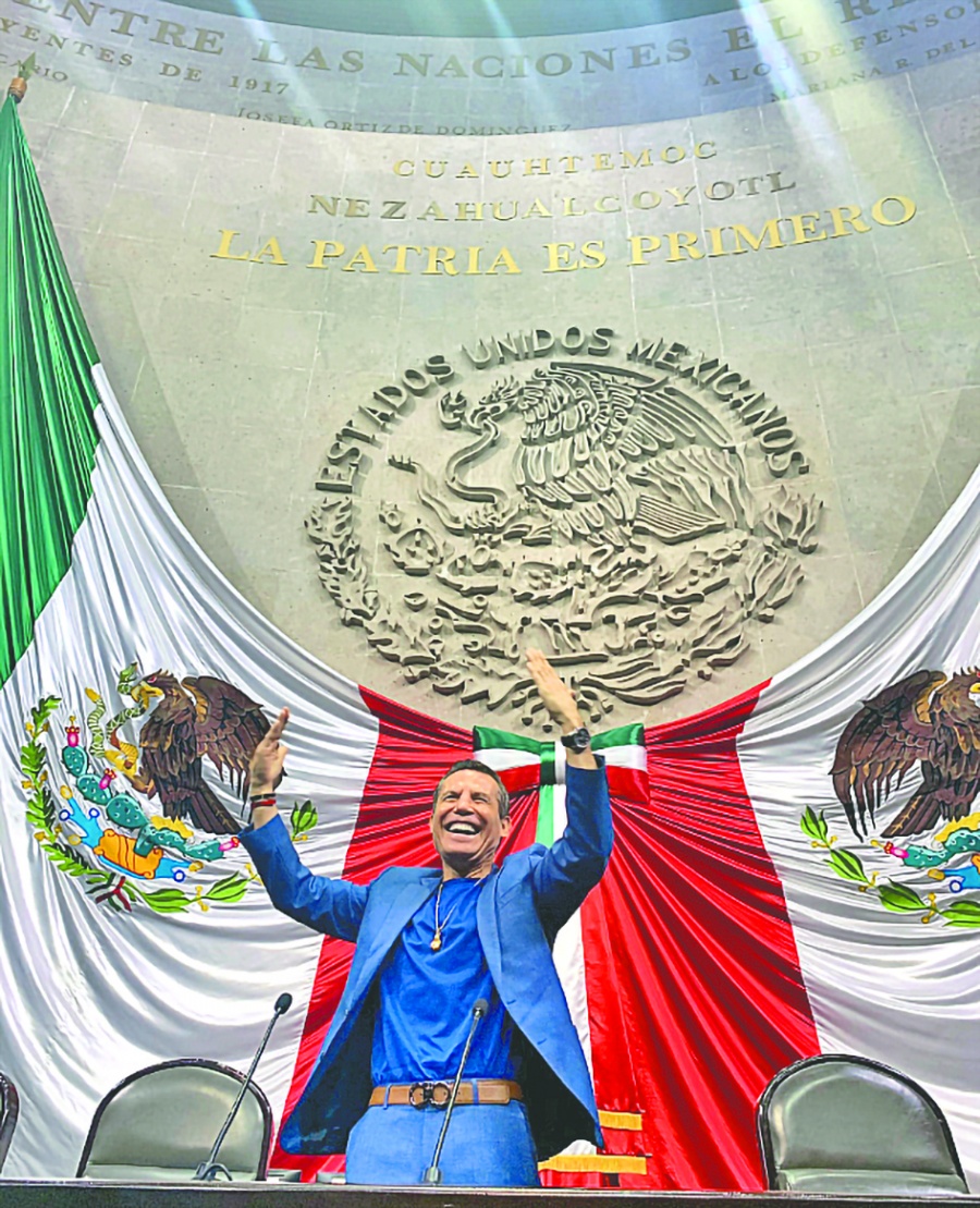 César Chávez recibe distinción por unir lazos entre México y EU