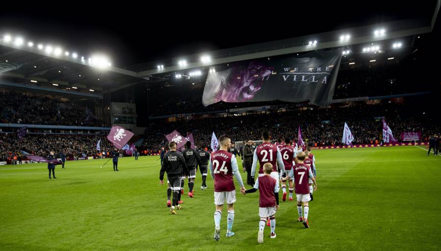 Equipos de la Premier League cobran a niños que acompañan a futbolistas