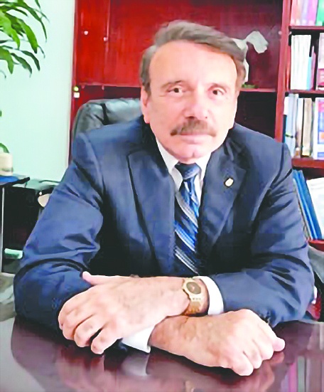 Exigen despido de director del IPN por corrupción