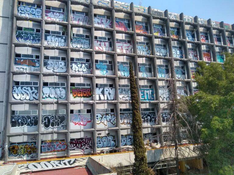 Grafitean Clínica 25 del IMSS en Calzada Ignacio Zaragoza