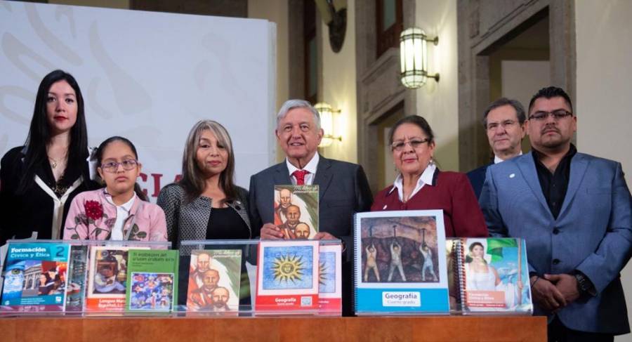 Presentan nueva generación de libros de texto