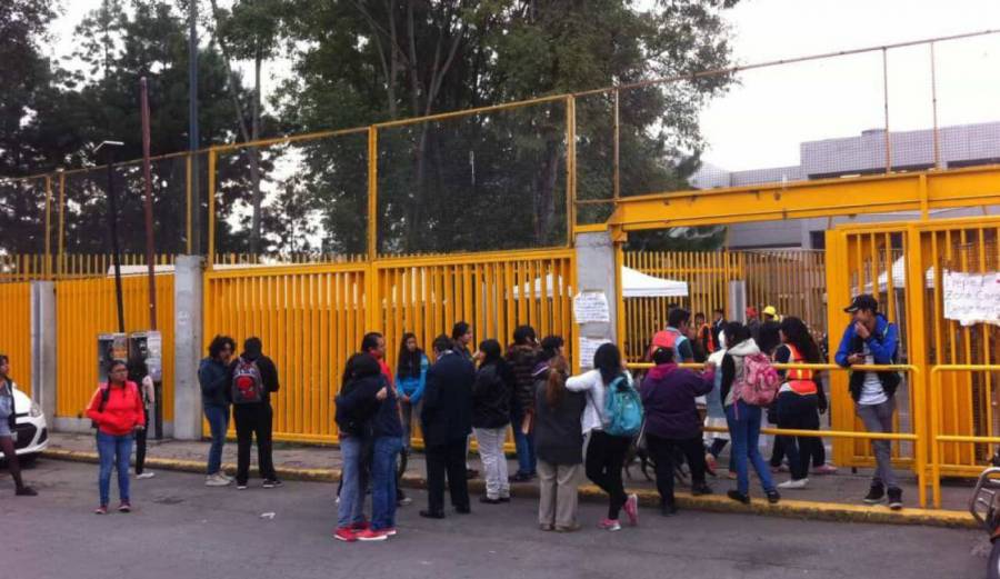 Reanudan clases en Prepa 1 de la UNAM
