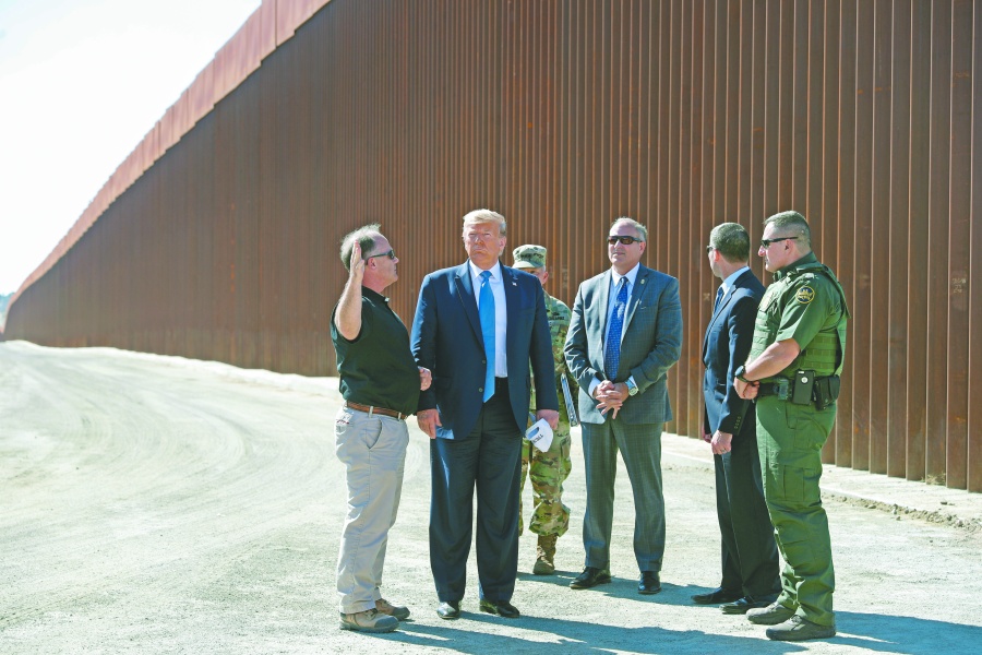 Trump usar&aacute; 3,800 mdd de Defensa para construir su muro