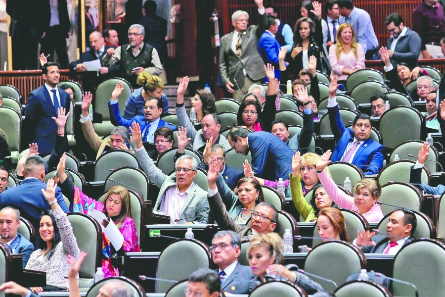 Diputados aprueban convocatoria para consejeros del INE