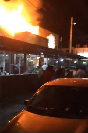 Incendian dos restaurantes en Veracruz