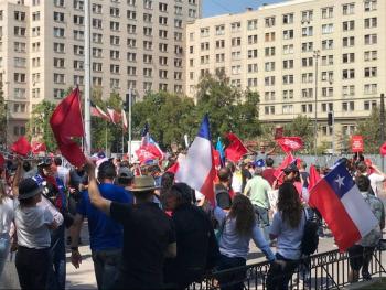 Marchan en Chile en contra de la nueva Constituci&oacute;n