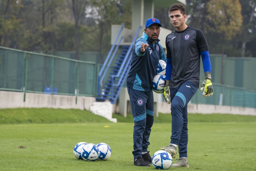 Jurado enfrenta prueba de fuego en su debut con Cruz Azul