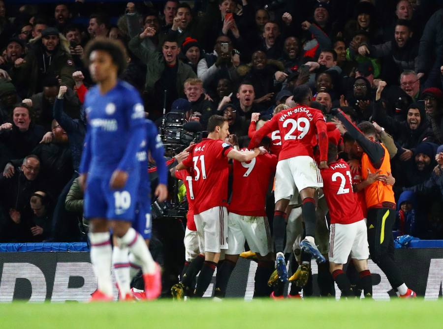 Manchester United gana al Chelsea y se acerca a Europa