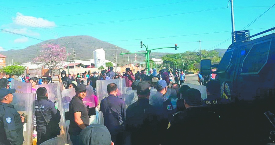 CIDH reclama a México represión de normalistas 