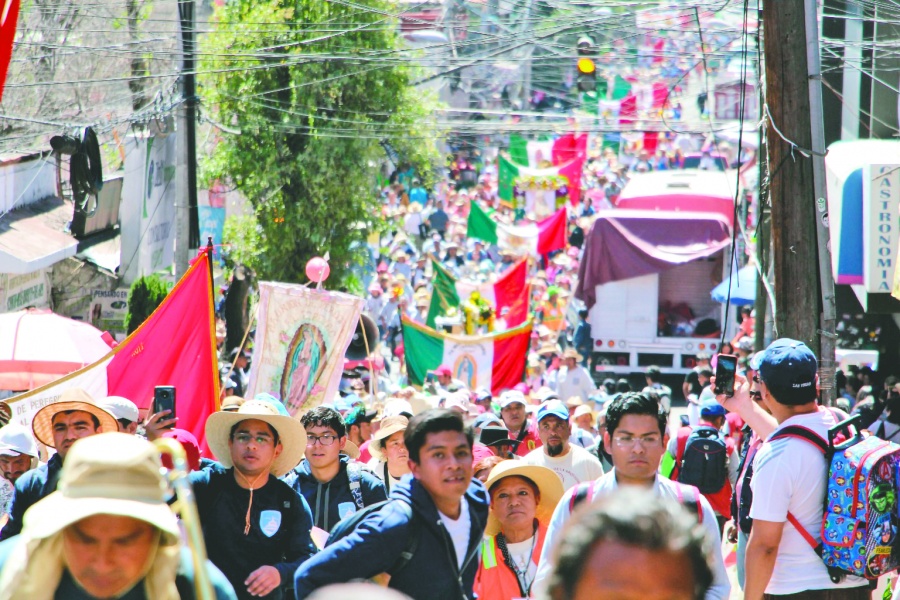 Implementan operativo para recibir a feligreses 