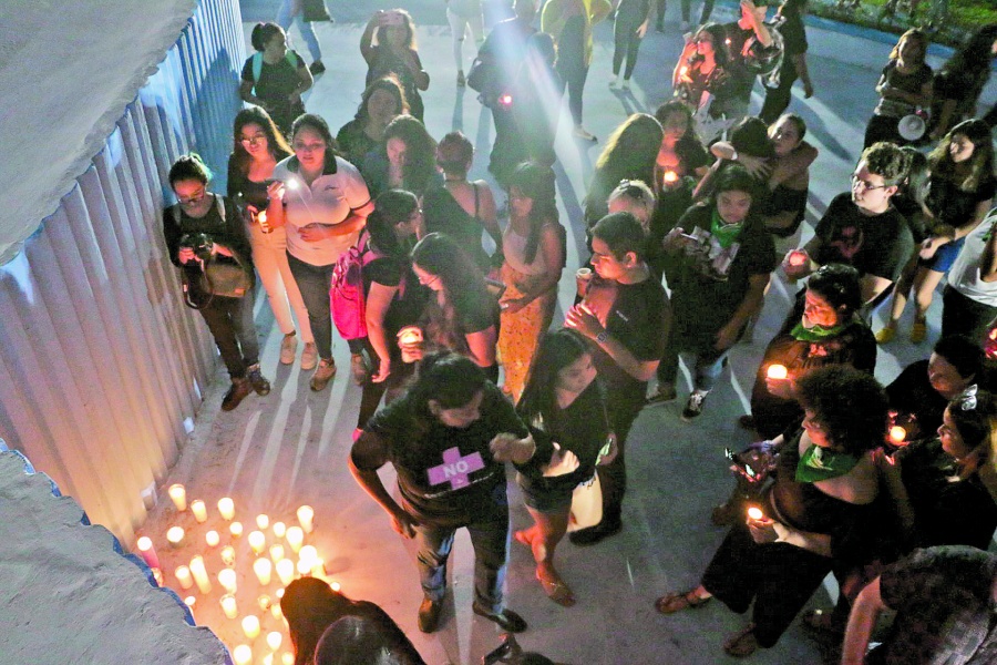 Asesinan a mujeres con m&aacute;s sa&ntilde;a, afirma experta