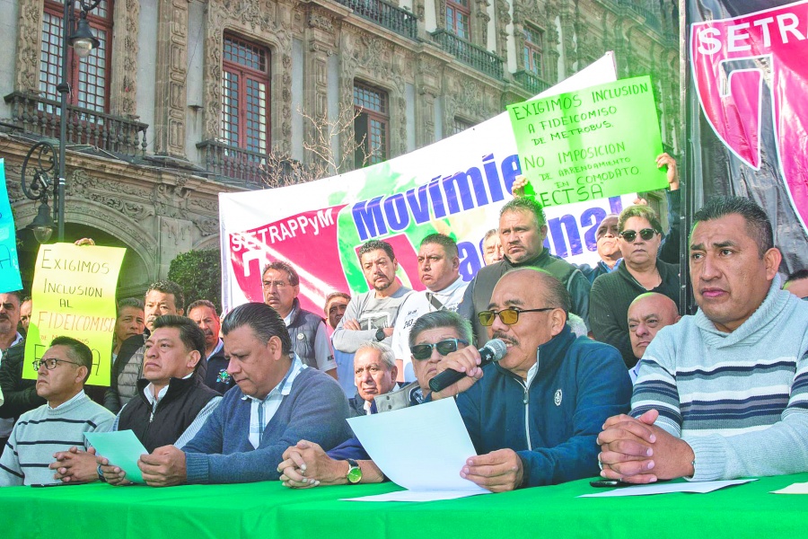 Transportistas prevén colapsar hoy la CDMX, pese a diálogo 