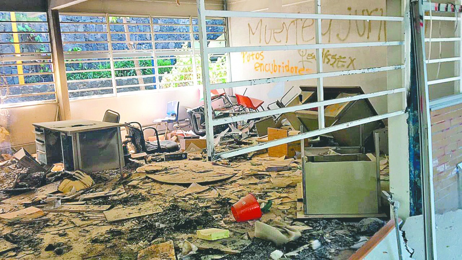 ...Y ahora también destrozan el CCH Sur