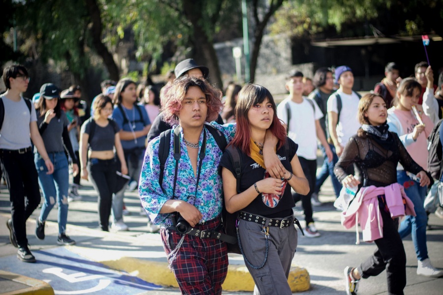 Marchan a rectoría con nuevo pliego alumnos del CCH Sur 