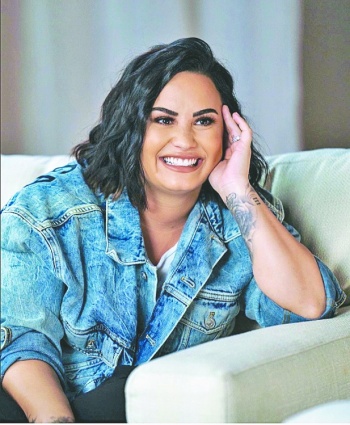 Demi lovato rompe el silencia sobre transtorno alimenticio y su reca&iacute;da